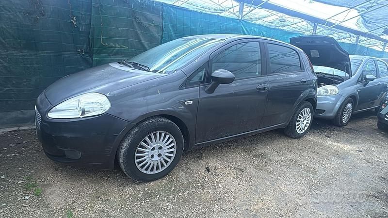 Usata Fiat Punto Evo 90 CV (66 kW) 2010 Nero Utilitaria