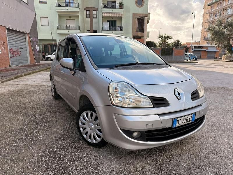 Usata Renault Modus Expression 85 CV (62 kW) 2009 Argento Monovolume