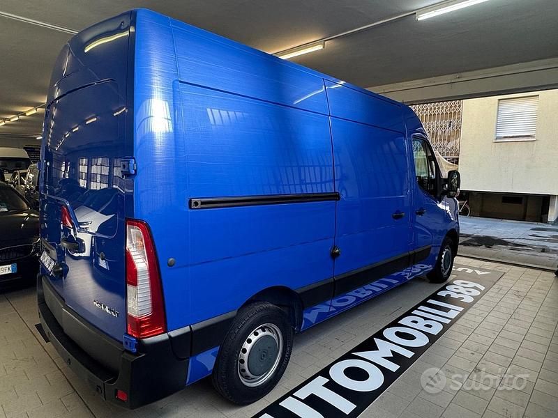 Usata Renault Master 135 CV (99 kW) 2022 Blu Berlina