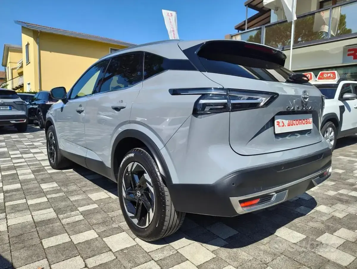 Usata Nissan Qashqai N-Connecta 140 CV (102 kW) 2025 Grigio SUV
