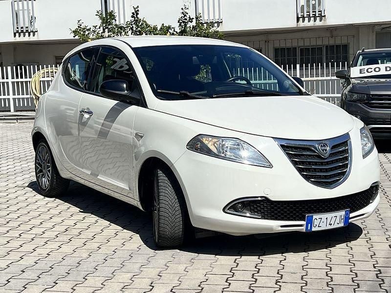 Usata Lancia Ypsilon S 95 CV (69 kW) 2012 Utilitaria