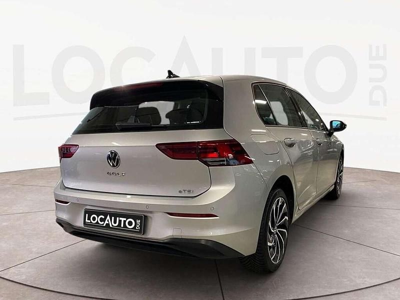 Usata VW Golf VIII Life 110 CV (80 kW) 2023 Grigio Berlina