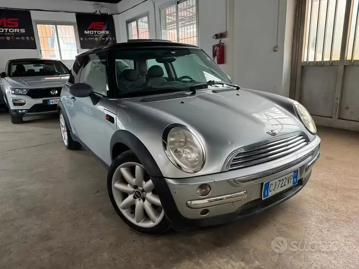 Usata Mini ONE 90 CV (66 kW) 2003 Grigio Utilitaria
