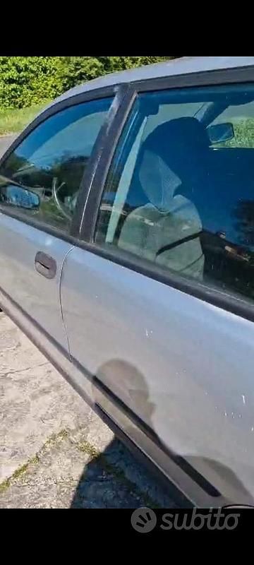 Usata Volvo V40 2001 Grigio Berlina