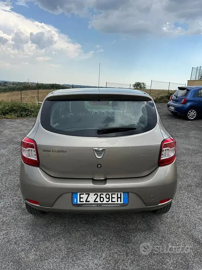 Usata Dacia Sandero Stepway 90 CV (66 kW) 2016 Giallo Berlina