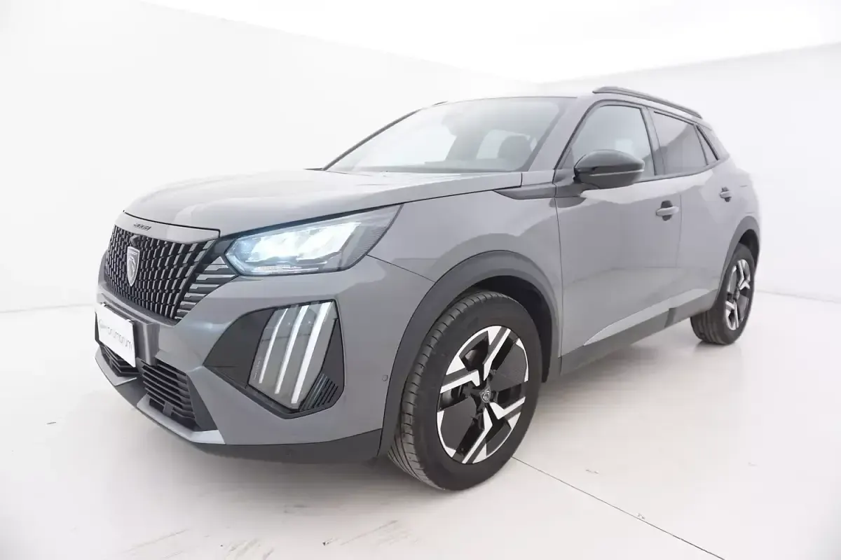 Usata Peugeot 2008 Allure 100 CV (73 kW) 2025 Grigiogrigio SUV