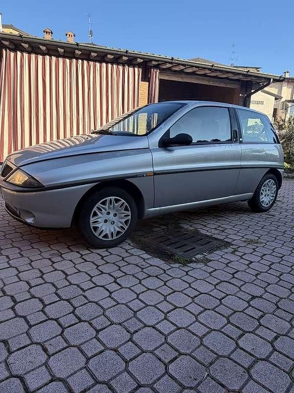 Argento Usata 1999 Lancia Ypsilon Due volumi | 500 € (Ottimo prezzo) - Immagine 1/4