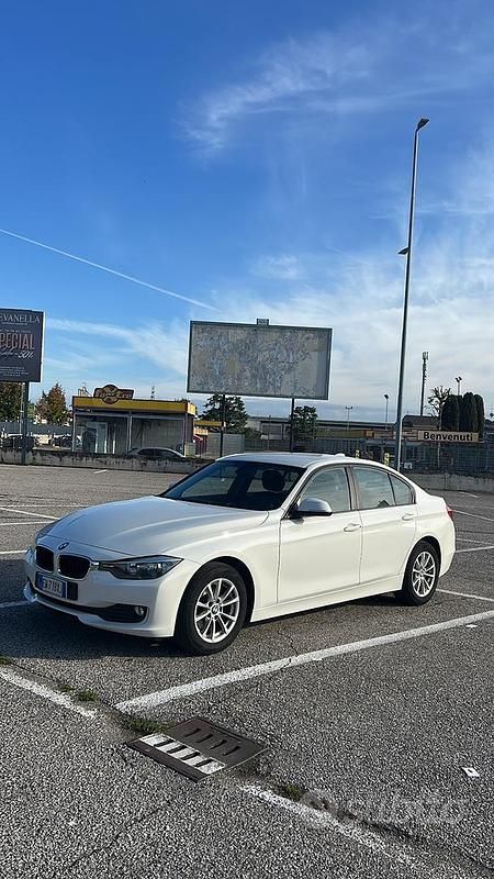 Usata BMW 318 143 CV (105 kW) 2013 Bianco Berlina