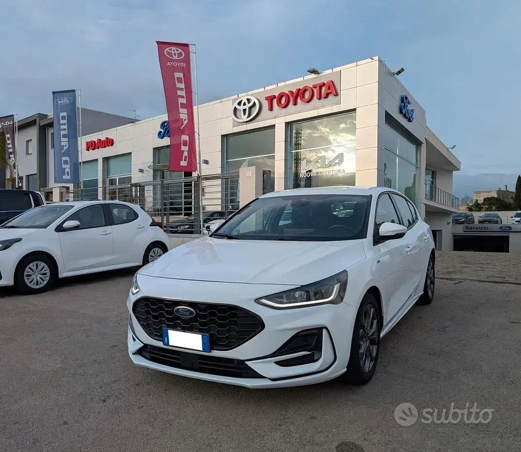 Usata Ford Focus ST-Line 120 CV (88 kW) 2022 Bianco Berlina