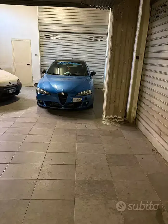 Usata Alfa Romeo 147 140 CV (102 kW) 2004 Bluazzurro Utilitaria
