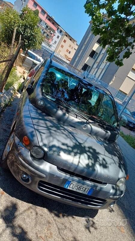Usata Fiat Multipla 116 CV (85 kW) 2003 Grigio Monovolume