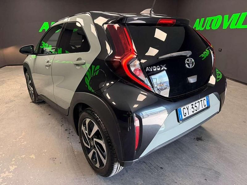 Usata Toyota Aygo X Trend 72 CV (52 kW) 2025 Grigio SUV
