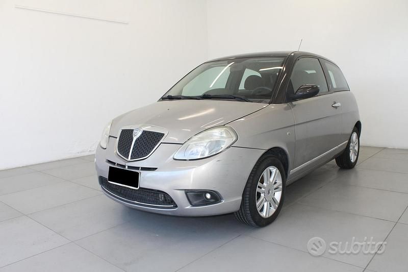 Grigio Usata 2008 Lancia Ypsilon Due volumi | 2000 € (Ottimo prezzo) - Immagine 1/4