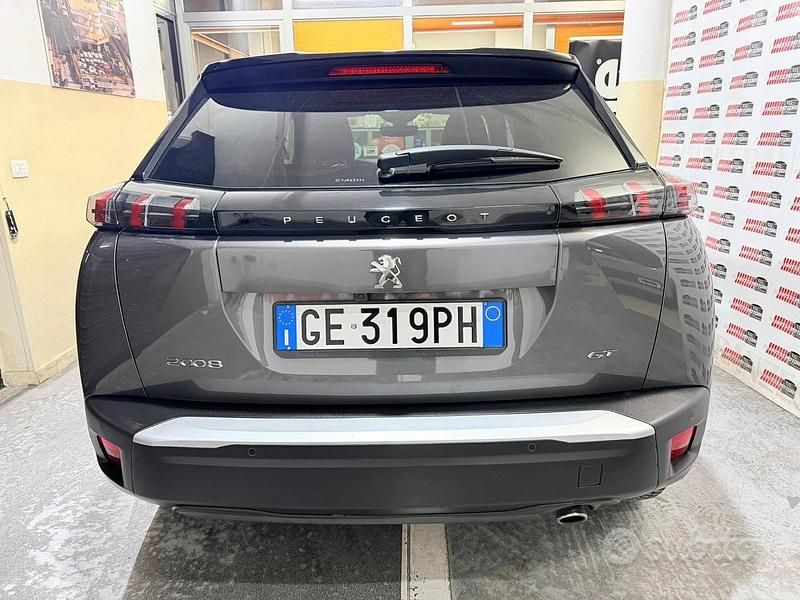 Usata Peugeot 2008 GT 131 CV (96 kW) 2021 Grigio SUV