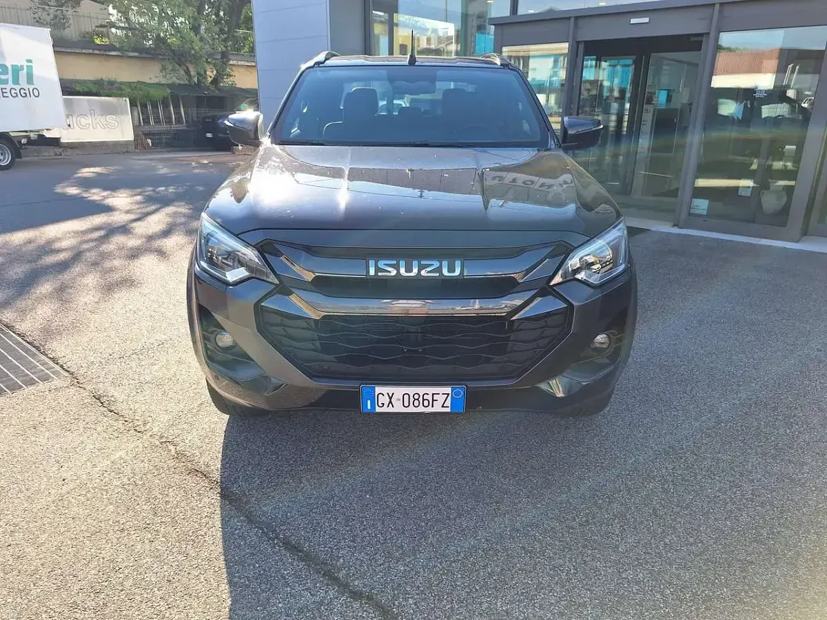 Usata Isuzu D-Max 163 CV (119 kW) 2025 Nero Pick-up