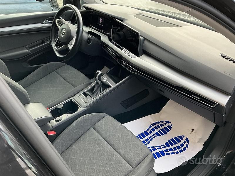 Usata VW Golf VIII Life 110 CV (80 kW) 2022 Nero Berlina