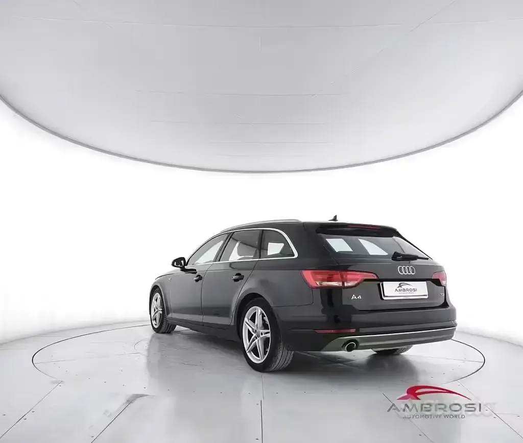Occasion Audi A4 Business 150 PK (110 kW) 2018 Zwart Stationwagen