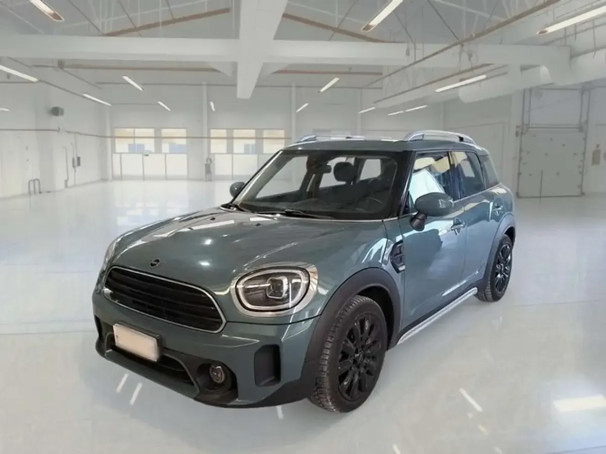 Usata Mini Countryman Business 116 CV (85 kW) 2022 Verde SUV