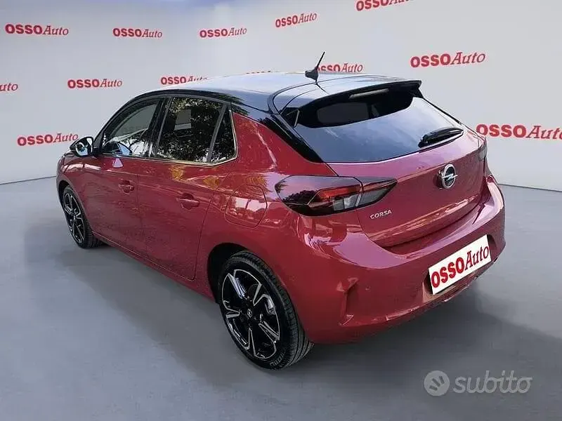 Usata Opel Corsa Elegance 101 CV (74 kW) 2022 Rosso Utilitaria