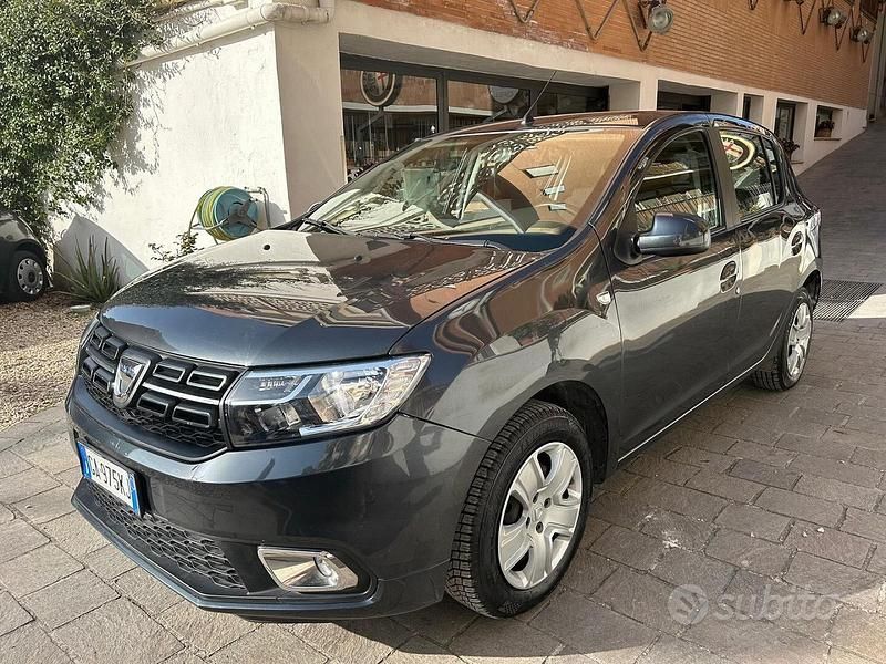 Usata Dacia Sandero Comfort 75 CV (55 kW) 2020 Grigio Utilitaria