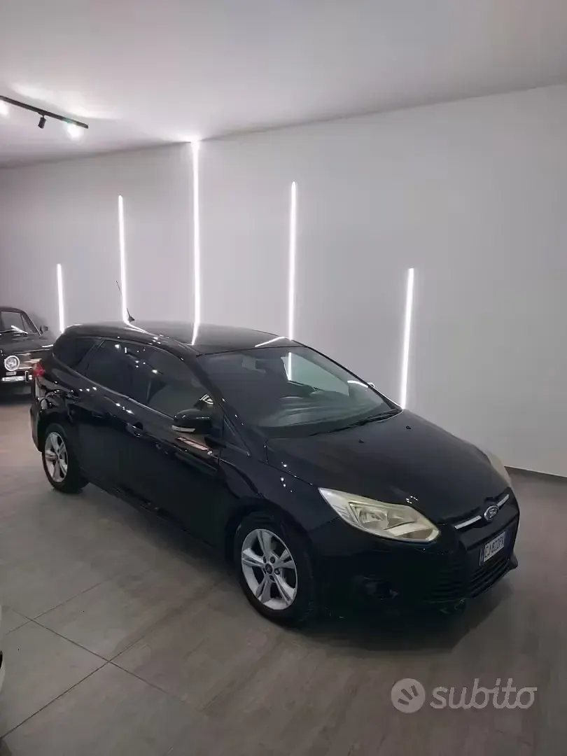 Begagnad Ford Focus 115 HK (84 kW) 2011 Svart Kombi