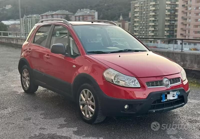 Usata Fiat Sedici 135 CV (99 kW) 2012 Rosso SUV