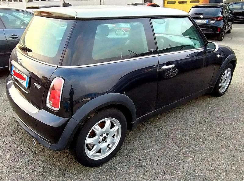 Usata Mini Cooper 170 CV (125 kW) 2006 Nero Utilitaria