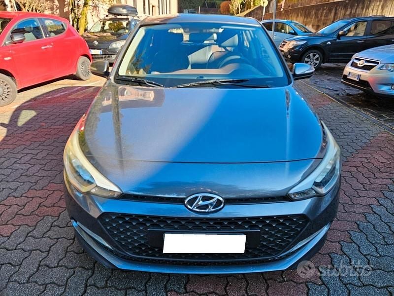 Usata Hyundai i20 Classic 75 CV (55 kW) 2015 Grigio Berlina