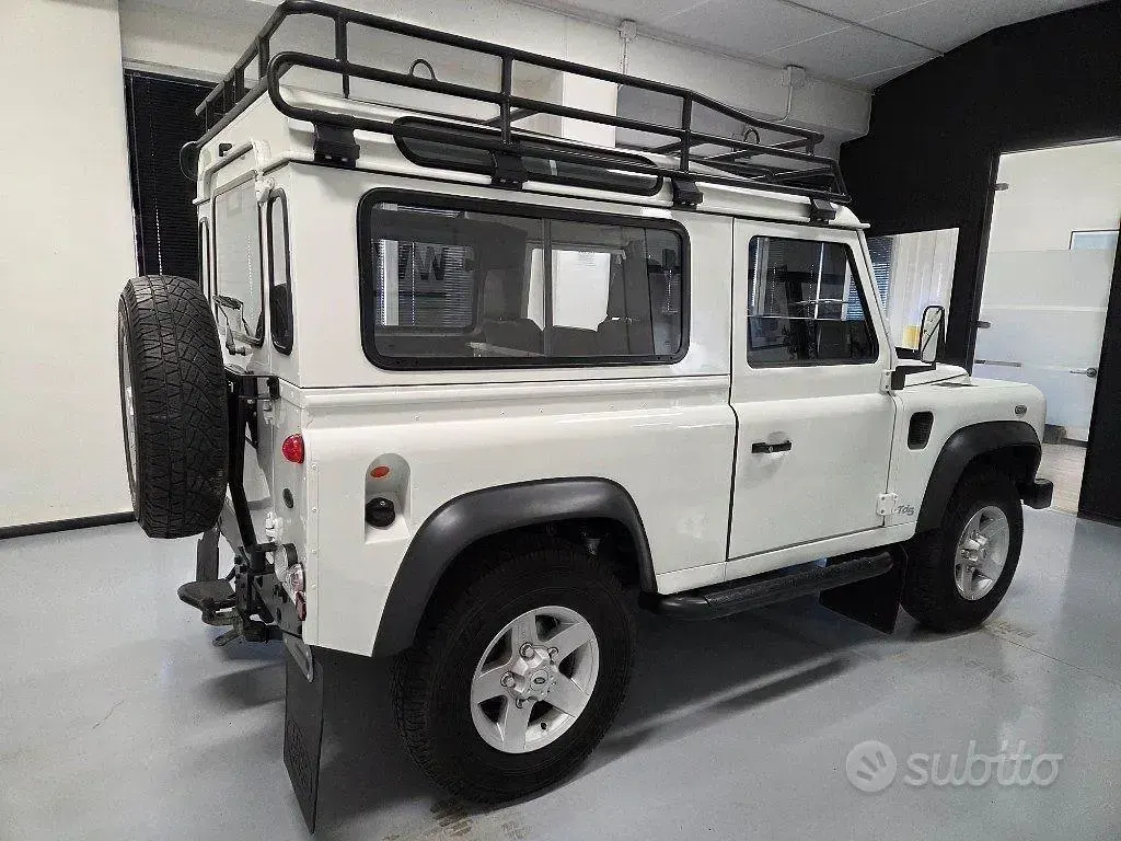 Usado Land Rover Defender 122 CV (89 kW) 2004 Blanco SUV