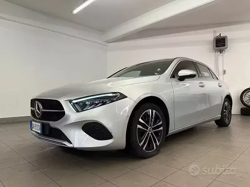 Usata Mercedes A250 Advanced 224 CV (164 kW) 2023 Grigio Berlina