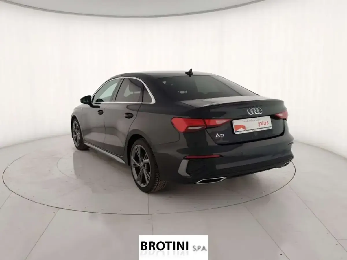 Usata Audi A3 S-Line 116 CV (85 kW) 2024 Nero metallizzato Berlina