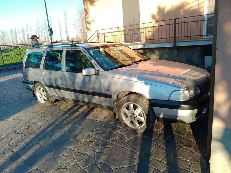 Usata Volvo V70 226 CV (166 kW) 1998 Argento Station wagon