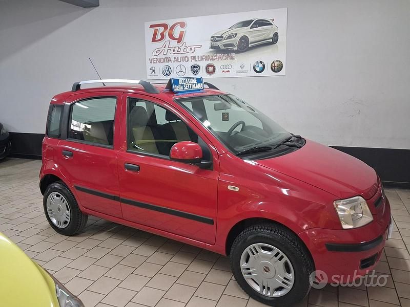Usata Fiat Panda Climbing 51 CV (37 kW) 2010 Rosso Utilitaria