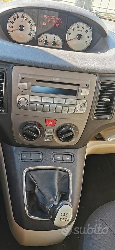 Usata Lancia Musa 95 CV (69 kW) 2006 Monovolume