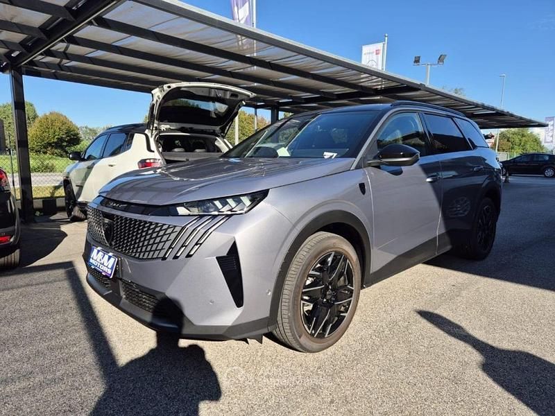 Usata Peugeot 5008 GT 136 CV (100 kW) 2025 Grigio SUV