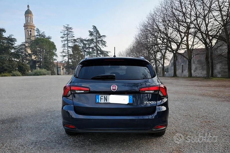 Usata Fiat Tipo Lounge 120 CV (88 kW) 2017 Blu Station wagon