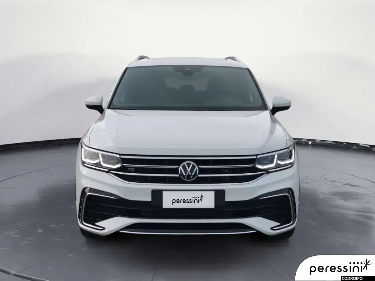 Usata VW Tiguan Allspace R-line 200 CV (147 kW) 2023 Bianco perlato SUV