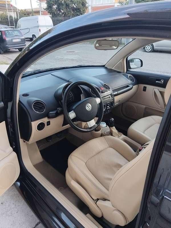 Usata VW New Beetle 105 CV (77 kW) 2007 Utilitaria