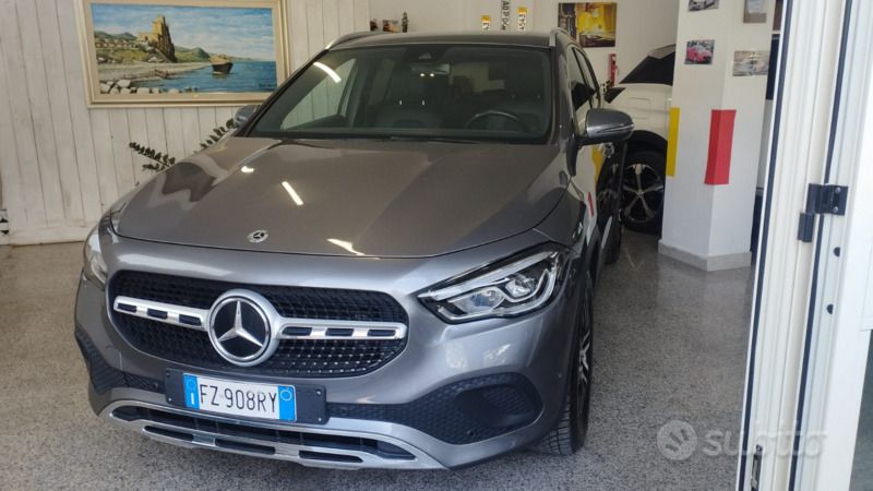 Usata Mercedes GLA200 Executive 163 CV (119 kW) 2020 Grigio SUV