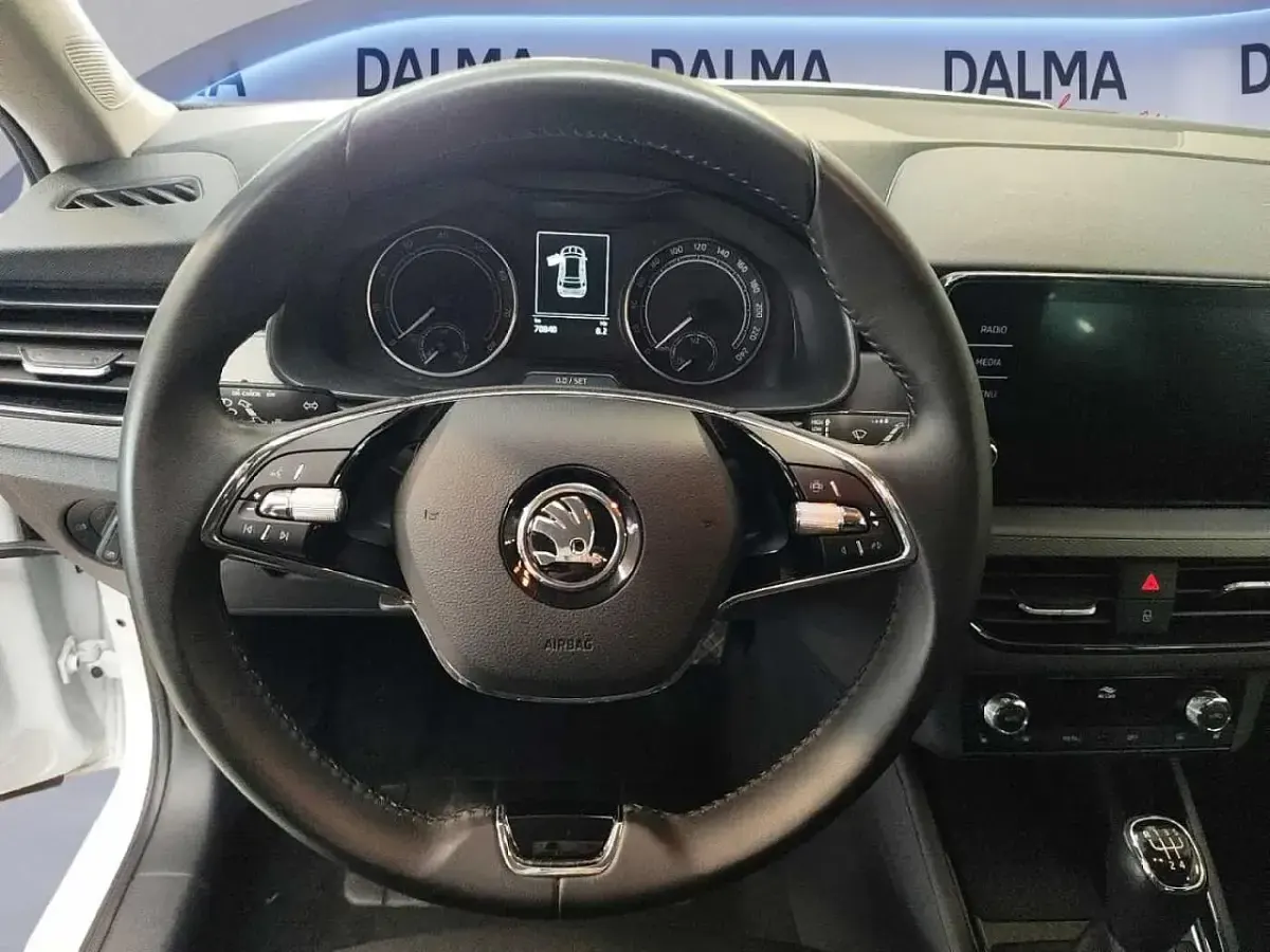 Usata Skoda Kamiq Ambition 95 CV (69 kW) 2022 Bianco SUV