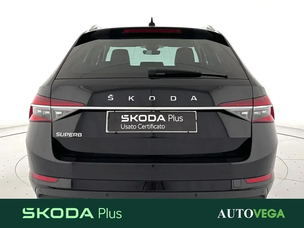 Usata Skoda Superb Style 150 CV (110 kW) 2022 Nero Station wagon