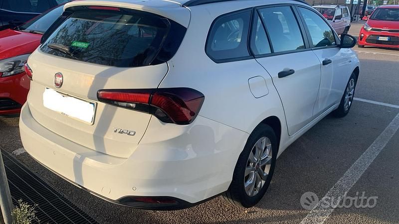Usata Fiat Tipo Easy 120 CV (88 kW) 2020 Bianco Station wagon