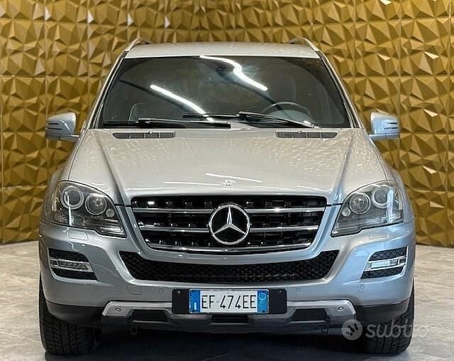 Usata Mercedes ML350 Edition 231 CV (169 kW) 2011 Grigio SUV