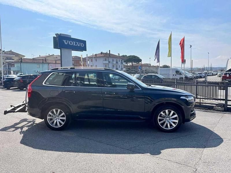 Gebraucht Volvo XC90 Momentum 224 PS (164 kW) 2019 Grau SUV