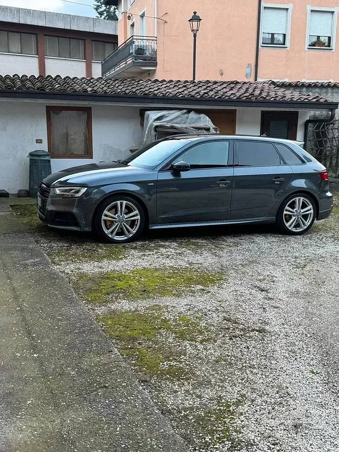 Usata Audi A3 S-Line 184 CV (135 kW) 2019 Grigio Berlina