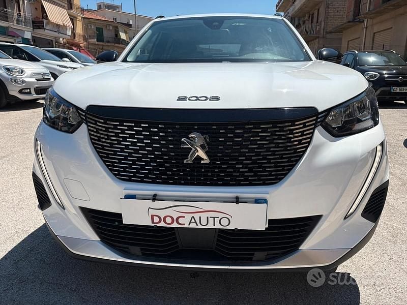 Usata Peugeot 2008 Allure 110 CV (80 kW) 2022 Bianco SUV