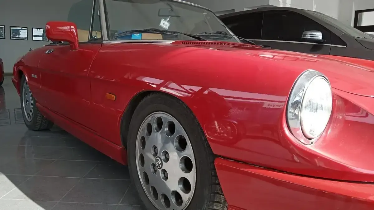Usata Alfa Romeo Spider 117 CV (86 kW) 1991 Rosso Cabrio