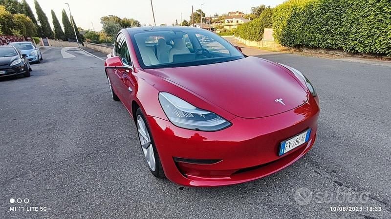 Usata Tesla Model 3 Long Range AWD 152 kW (208 CV) 2019 Rosso Berlina