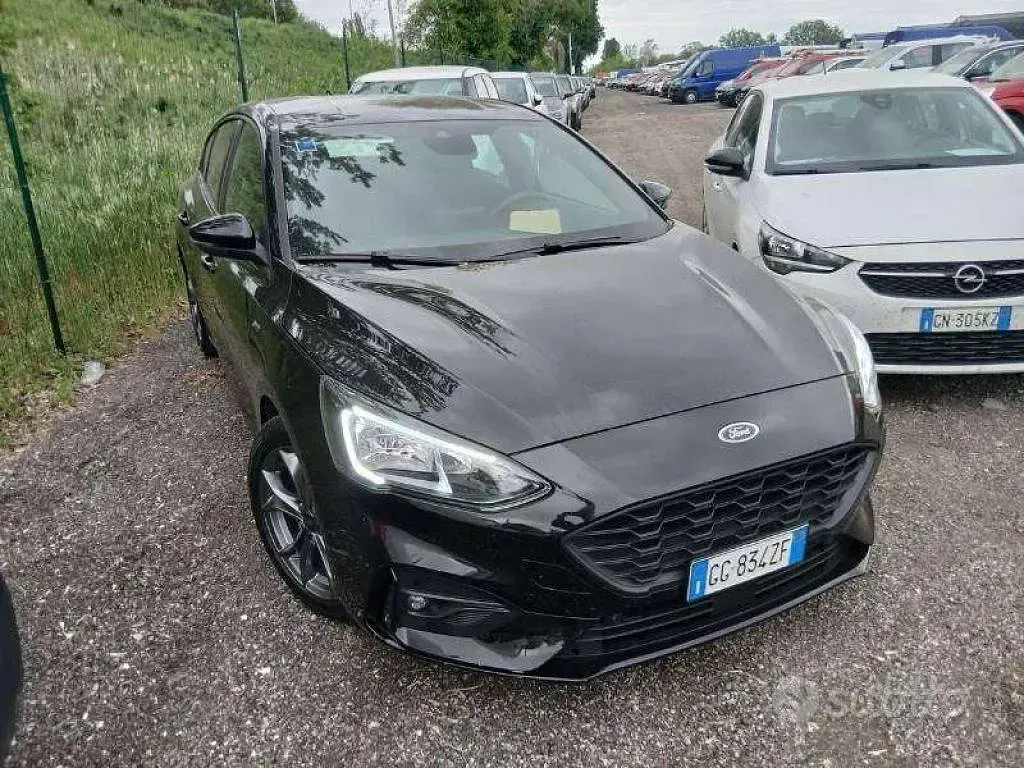 Usata Ford Focus ST-Line 120 CV (88 kW) 2021 Nero Berlina
