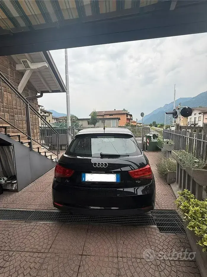 Usata Audi A1 Sportback 90 CV (66 kW) 2017 Nero Utilitaria